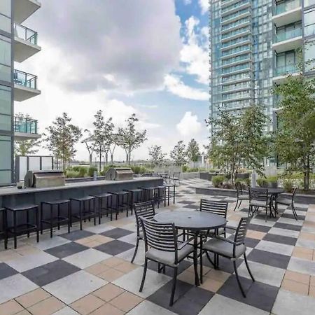 Ultra Luxurious 2.5 Bedroom 2 Full Bathroom 1 Parking Condo Near Sq1 Striking Views Mississauga Luaran gambar