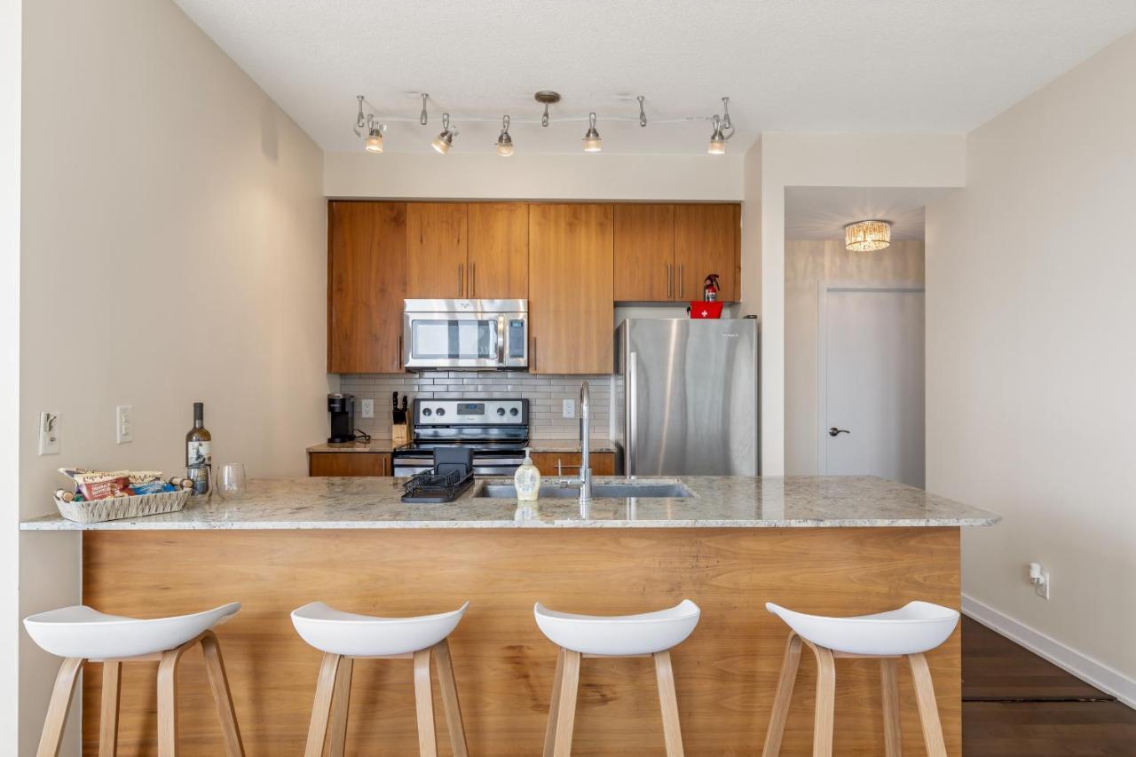 Ultra Luxurious 2.5 Bedroom 2 Full Bathroom 1 Parking Condo Near Sq1 Striking Views Mississauga Luaran gambar