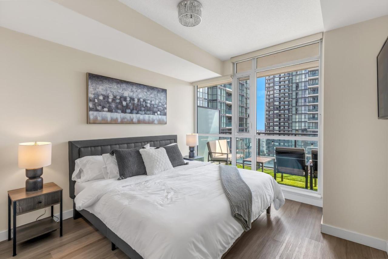 Ultra Luxurious 2.5 Bedroom 2 Full Bathroom 1 Parking Condo Near Sq1 Striking Views Mississauga Luaran gambar